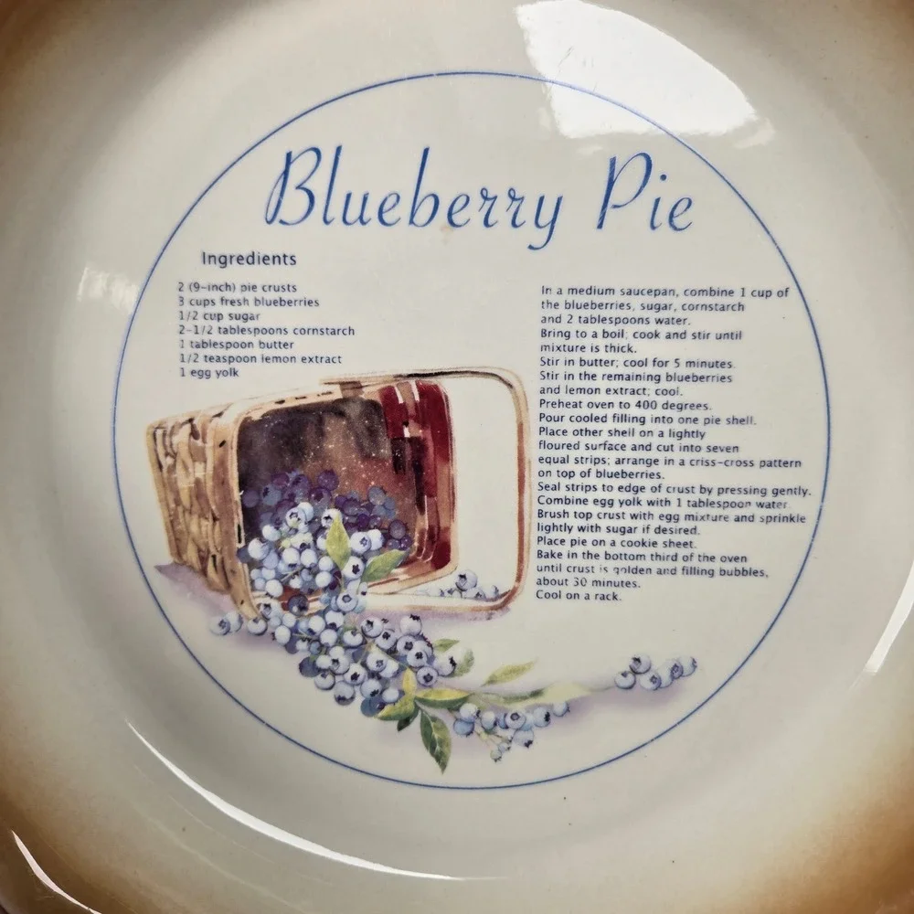 Nantucket Ceramic Blueberry Pie Recipe Dish Scalloped Edge 10 Inch Tan Cream